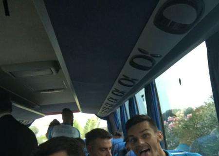 FOTO - Azzurri in partenza per Bergamo, Starace pubblica un selfie con Maggio
