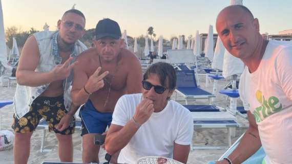 Conte si rilassa in Puglia e da Serino lo prendono per la gola
