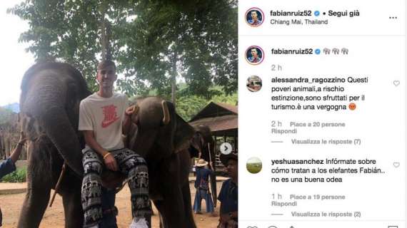 FOTO - Fabiàn si gode le ferie: scatto con gli elefanti per lo spagnolo