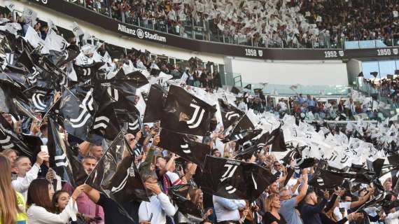 Sradica un seggiolino e lo lancia contro i tifosi juventini: arrestato un ultrà napoletano allo Stadium