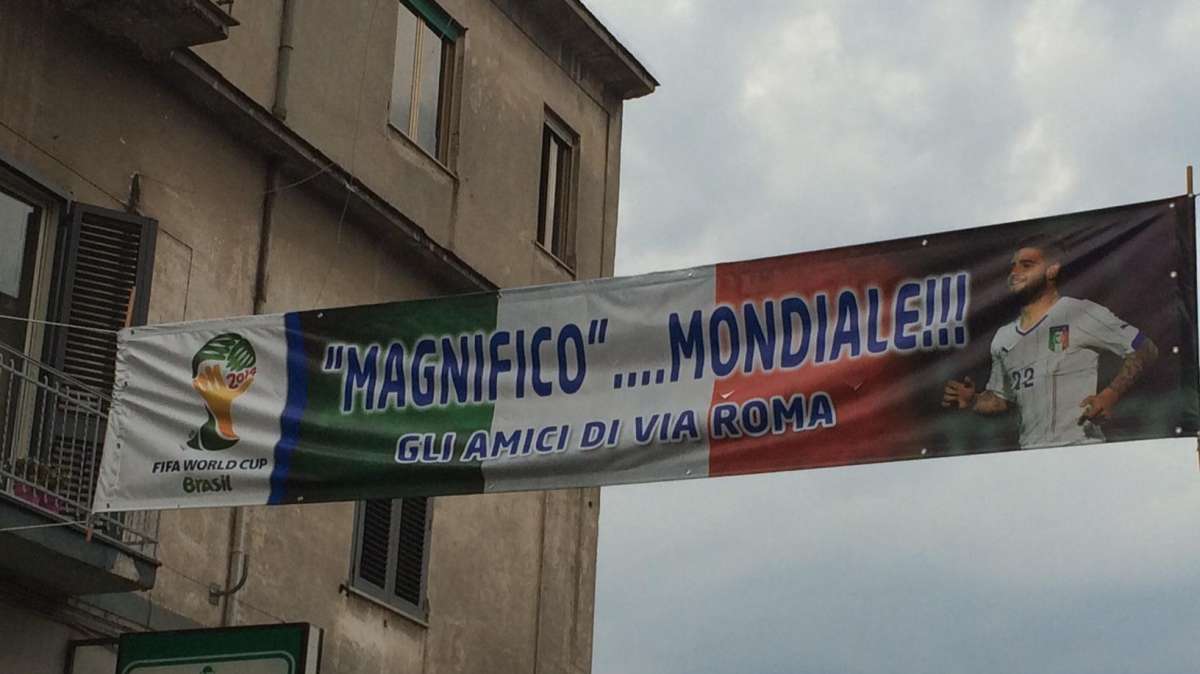FOTO - Striscione per Insigne a Frattamaggiore. "Magnifico Mondiale"