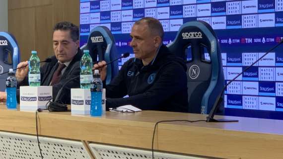 Calzona in conferenza: "Prendiamo troppi gol, è disturbante. Abbiamo fatto il Napoli nel 2T. Sull'infortunio a Olivera..."