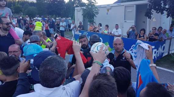 Gazzetta si esalta per i tifosi azzurri: "Passione travolgente, follia sportiva a Dimaro"