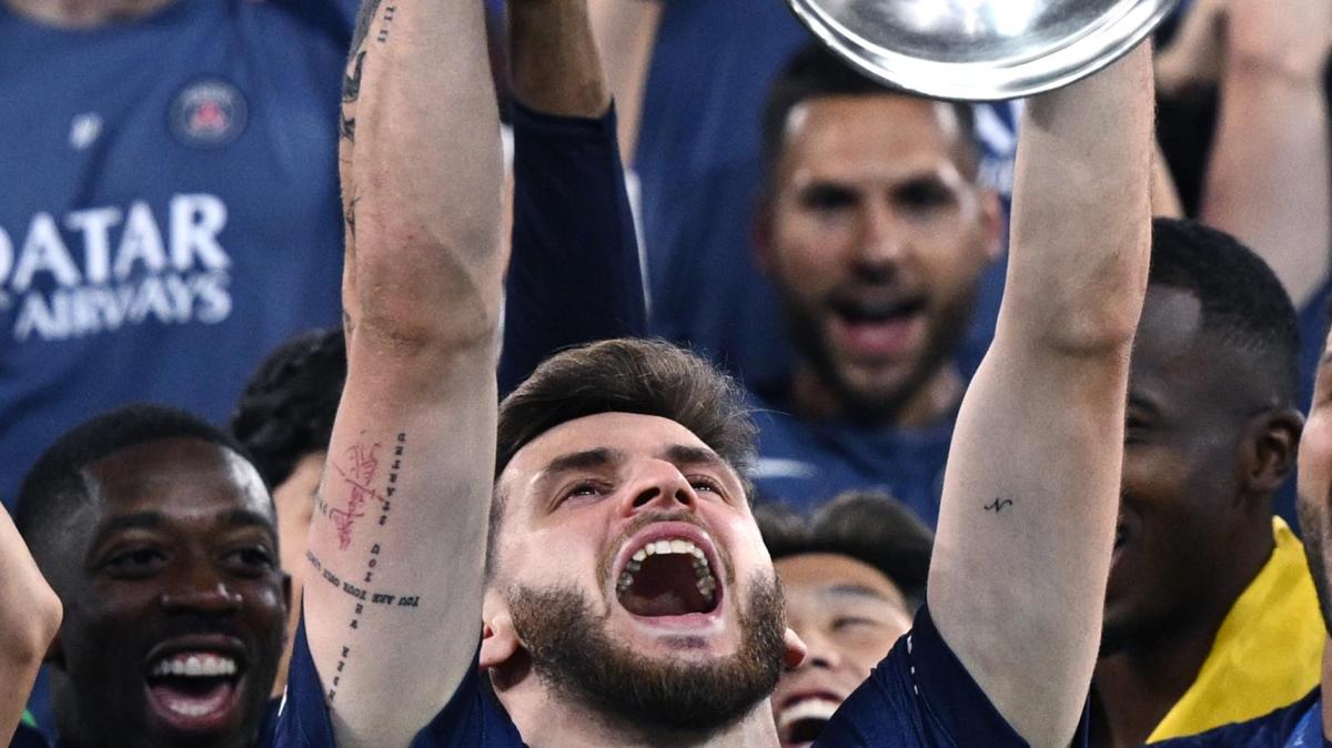 "Forza Napoli", Kvara manda un messaggio ai tifosi azzurri: è l'MVP della Champions!