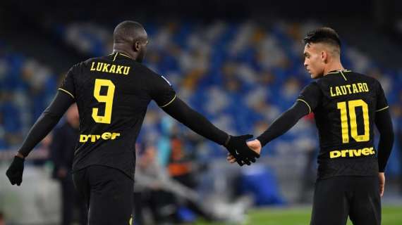 Napoli sotto al 45', soliti disastri individuali: uno scivolone ed una papera ed è 1-2