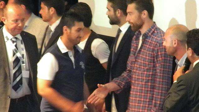 RILEGGI IL LIVE - De Laurentiis: "Tecnico? All'altezza. A Londra non ho incontrato Benitez! Abbiamo parlato di Dzeko e Cavani col City". Poi tuona sullo stadio, il Sindaco: "Così ricostruiremo il San Paolo". Premiati i terapisti azzurri