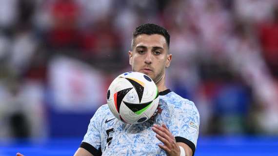 Clamoroso, scambiano Dalot per Diogo Jota: messaggi di cordoglio sui social dell'ex Milan