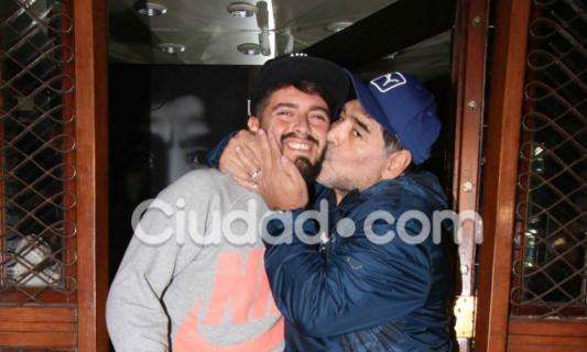 FOTO - Maradona, è finalmente pace con Diego jr: le tenere immagini dell'incontro e la ricostruzione della riconciliazione 