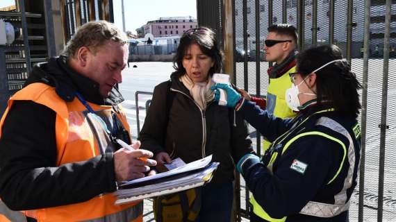 Coronavirus, cambia l'autocertificazione: ora va dichiarato di non essere positivi