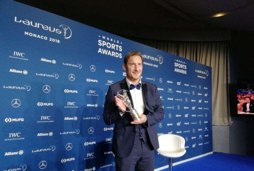 VIDEO - Totti, che gufata alla Juve al sorteggio: sussurra 'Real' appena pescano i bianconeri!