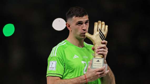 UFFICIALE - Pallone d'Oro 2023, "El Dibu" Martinez vince Premio Yashin come miglior portiere
