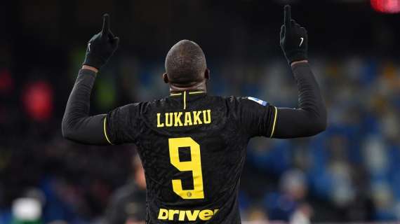 Di Lorenzo scivola, Lukaku non sbaglia: Inter in vantaggio