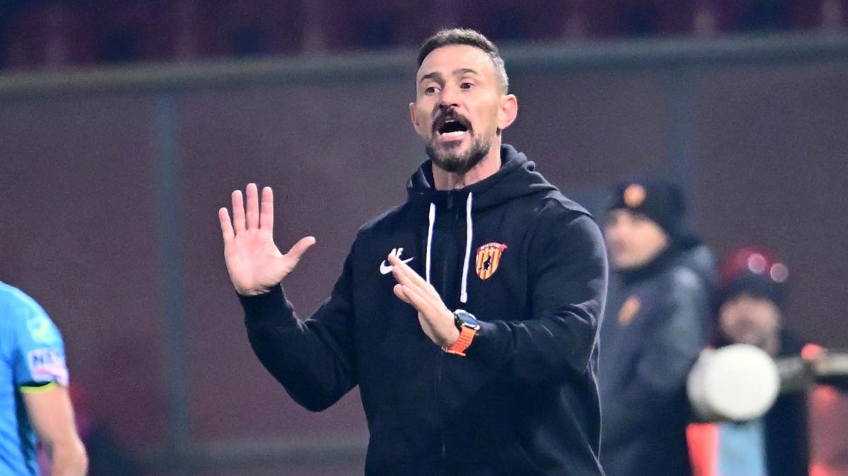 Il Benevento di Floro Flores festeggia! Vittoria a Salerno ed è Serie B