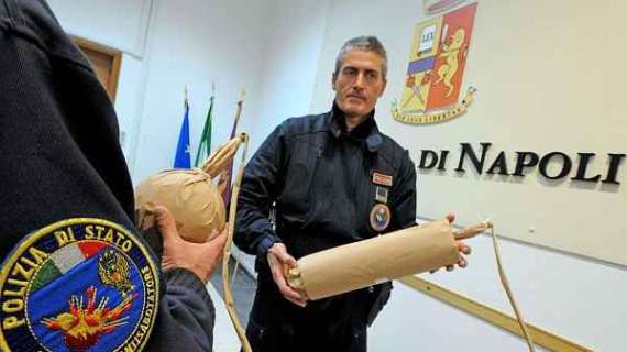Spunta la "bomba Cavani" di 4 kg: trovati 6 quintali di fuochi