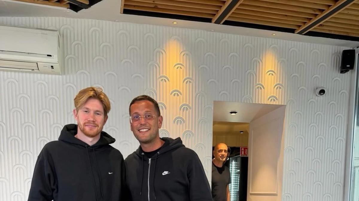 De Bruyne è tornato a Napoli: subito tappa in un noto ristorante di Pozzuoli