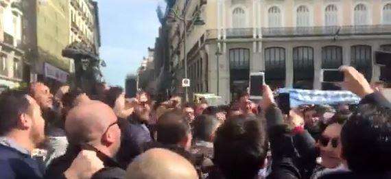 VIDEO - I tifosi napoletani invadono Madrid! "Un giorno all'improvviso" e cori anti-Juve accendono la capitale spagnola