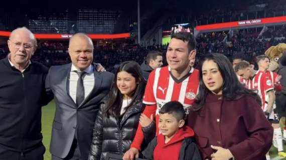 PSV saluta Lozano in lacrime: standing ovation del pubblico e pasillo de honor