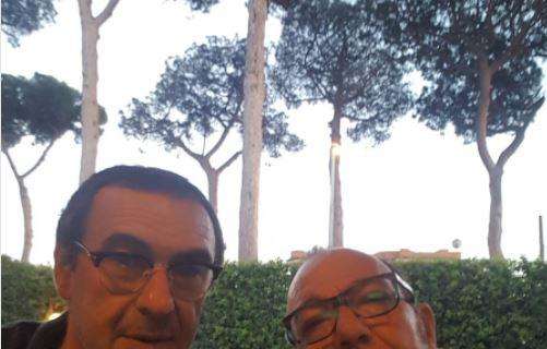 FOTO - Sarri con il suo procuratore su Twitter: "Un grande abbraccio a tutti i tifosi"