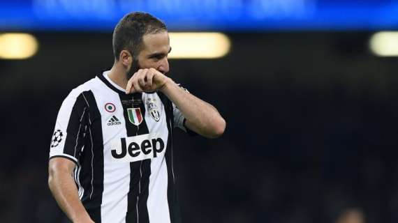 Tuttosport - Juventus, 'no' a 100mln dal Chelsea per Higuain! Per Marotta è incedibile