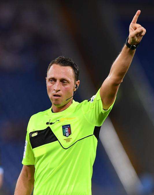 Serie A, gli arbitri: Napoli-Cagliari ad Abisso, al Var Calvarese. Milan-Roma a Banti, Damato per la Juve 