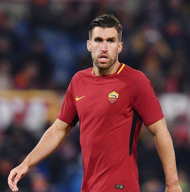 Strootman si carica su Instagram, centinaia di commenti romanisti: “Sputagli ancora”