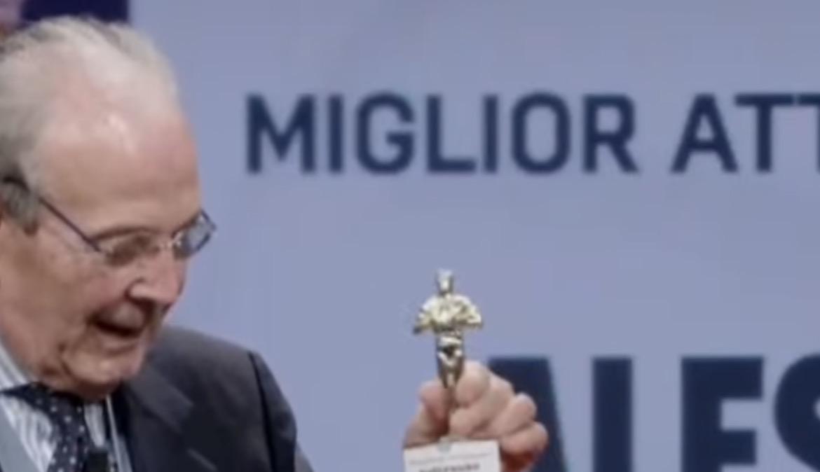 Il Bello del Calcio ironizza su Bastoni: premiato come miglior attore protagonista 