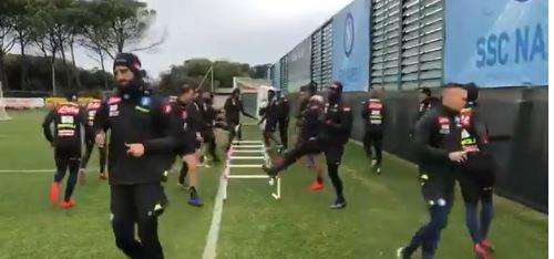 VIDEO live - Allenamento cominciato a Castel Volturno: ecco gli azzurri impegnati con il riscaldamento