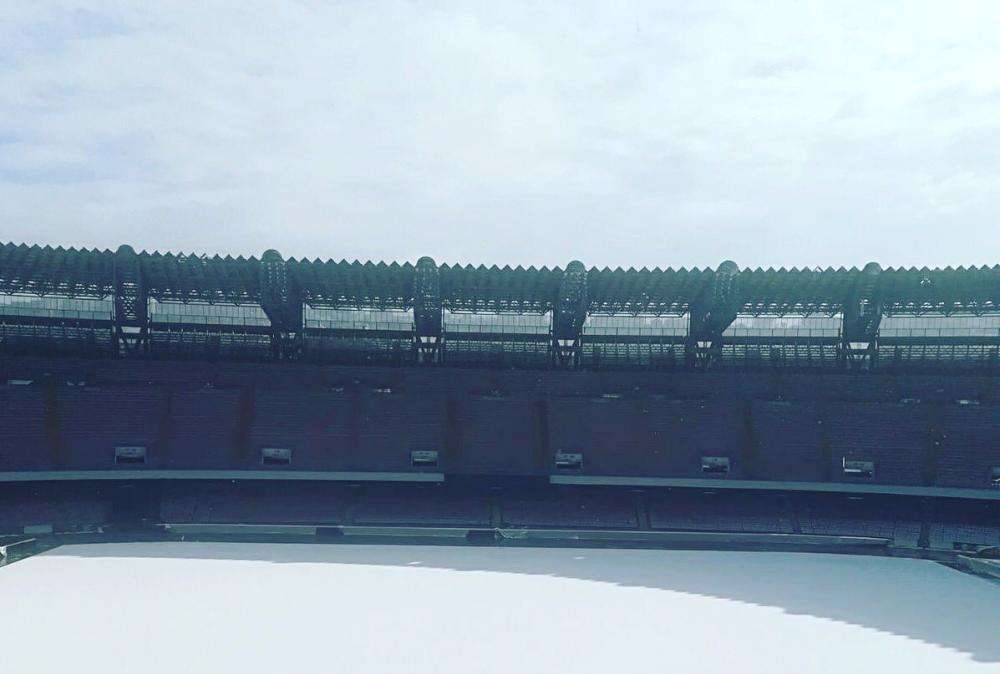 FOTO - Neve su Napoli, anche il prato del San Paolo totalmente imbiancato