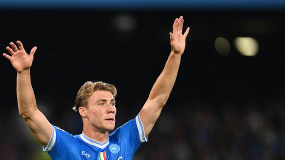 Il Napoli cambia ancora: Conte cambia una pedina in attacco e una in difesa