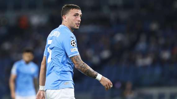 Lazio, brutta disavventura per Pellegrini: si ribalta la Smart, ma il terzino sta bene