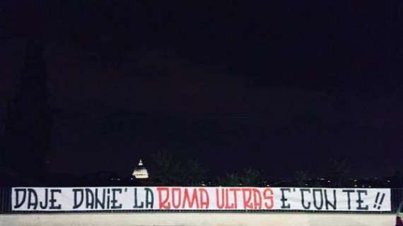 FOTO - Riduzione di pena per De Santis, striscione vergognoso apparso a Roma: "Daniè siamo con te!"