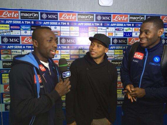 FOTO - Zuniga "intervistato" da Armero e Duvan annuncia: "Manca poco..."