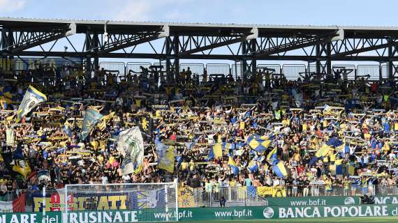 Frosinone-Napoli, sputi e pugni sui tifosi azzurri: il racconto shock di un 19enne aggredito