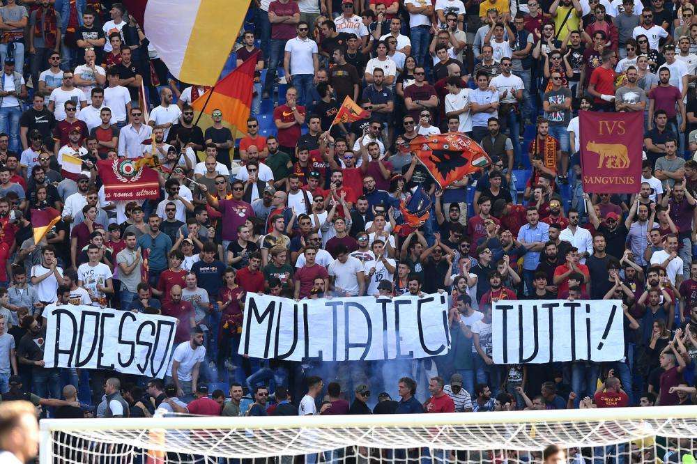 Roma, rissa in un pub tra tifosi giallorossi e quelli del Chelsea: si indaga su un raid organizzato