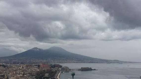 Campania, domani allerta meteo gialla: previsti temporali e raffiche di vento