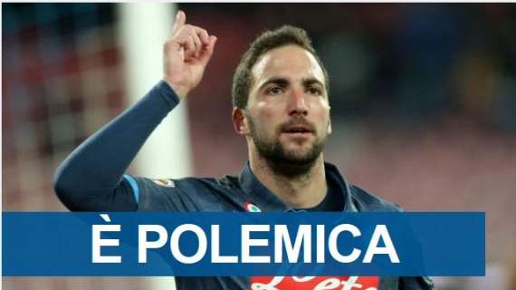 FOTO - Il Napoli domina col Genoa, ma Tuttosport scrive: "E' polemica"