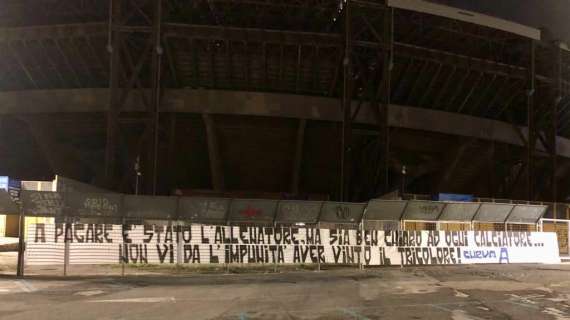 FOTO - Striscione Curva A alla squadra: "Non vi dà l'impunità aver vinto il tricolore"