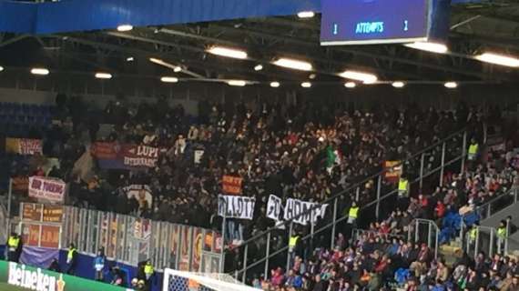 FOTO - Rabbia dei tifosi della Roma, striscione contro Pallotta: "Vai a casa!"