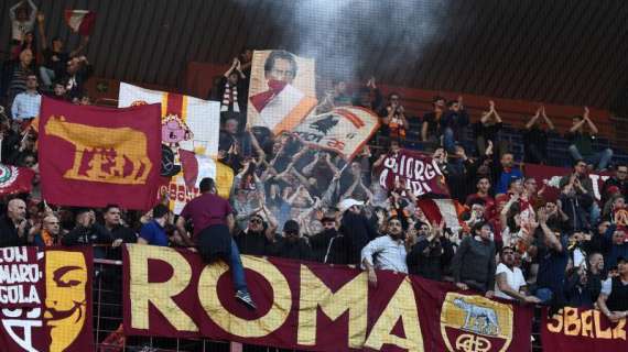 Ennesima multa per i tifosi della Roma: il Giudice Sportivo punisce i cori anti-Napoli