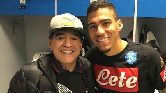 FOTO - Allan con Maradona: "Un onore incontrare la leggenda del calcio mondiale" 