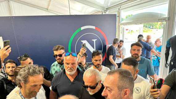 FOTO – ADL si concede ai tifosi: foto e autografi nello store a Carciato