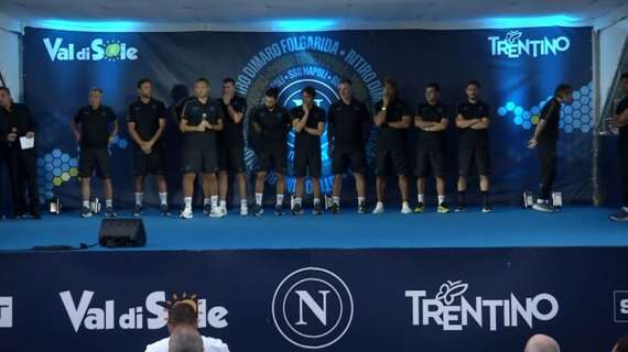 Conte incontra i tifosi a Dimaro, ufficializza lo staff ed elogia Manna. Indizio sul nuovo bomber