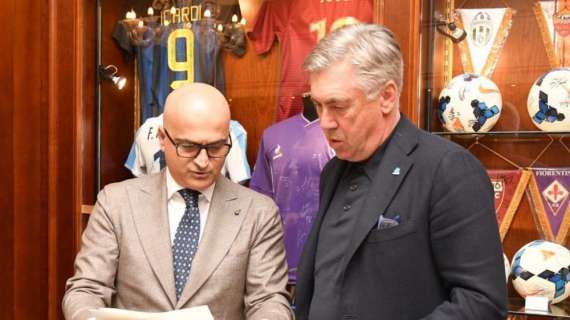 FOTOGALLERY - Ancelotti riceve il premio "Campione del primo tricolore", riconoscimento anche per Koulibaly