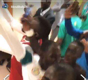 VIDEO - Koulibaly scatenato negli spogliatoi: il suo Senegal vola al Mondiale