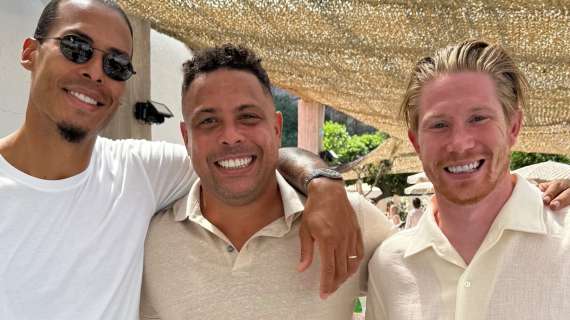 De Bruyne in vacanza in grande compagnia: con lui Ronaldo e Van Dijk