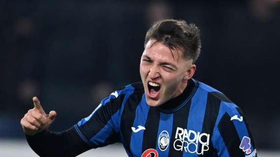 Retegui, gol incredibile: Atalanta avanti sul Napoli