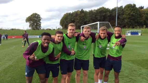 FOTO - Chalobah al lavoro con la Nazionale inglese U21: l'azzurro vince la partitella in famiglia