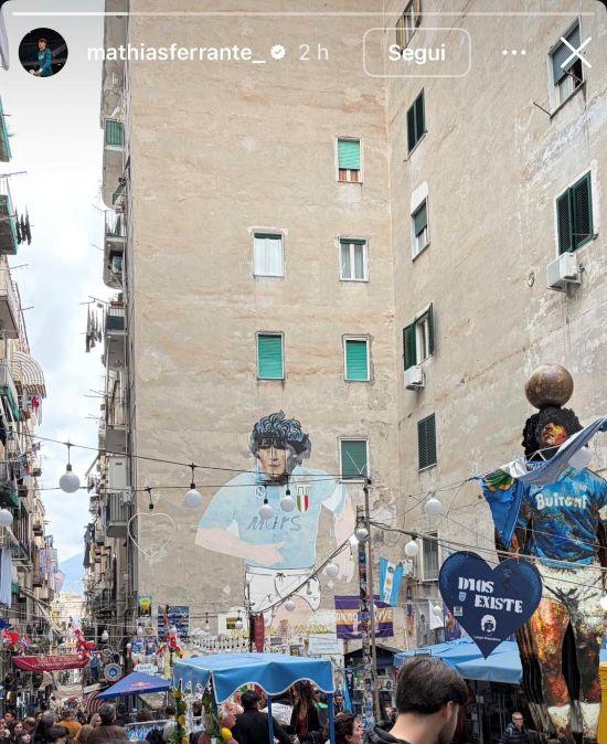 Ferrante visita il murales Maradona: lo scatto del giovane portiere azzurro