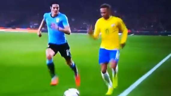 Cavani-Neymar, tensione altissima! Fallaccio del Matador, i due discutono durante Brasile-Uruguay