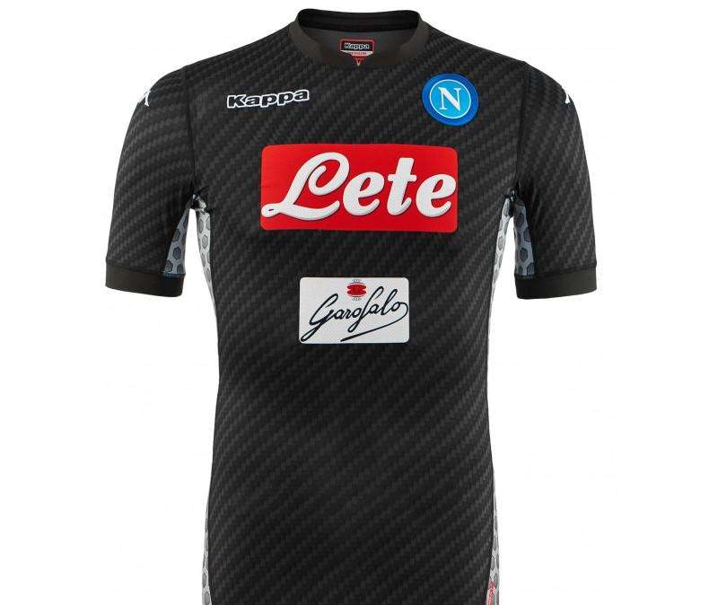 Kiss Kiss - Scelta la maglia per questa sera: azzurri in maglia "Carbon"